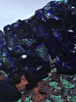 mg-azurite-395gm-c8