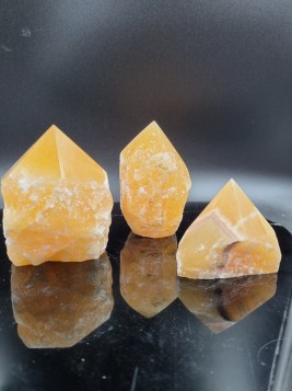 orange-calcite-rough-pol